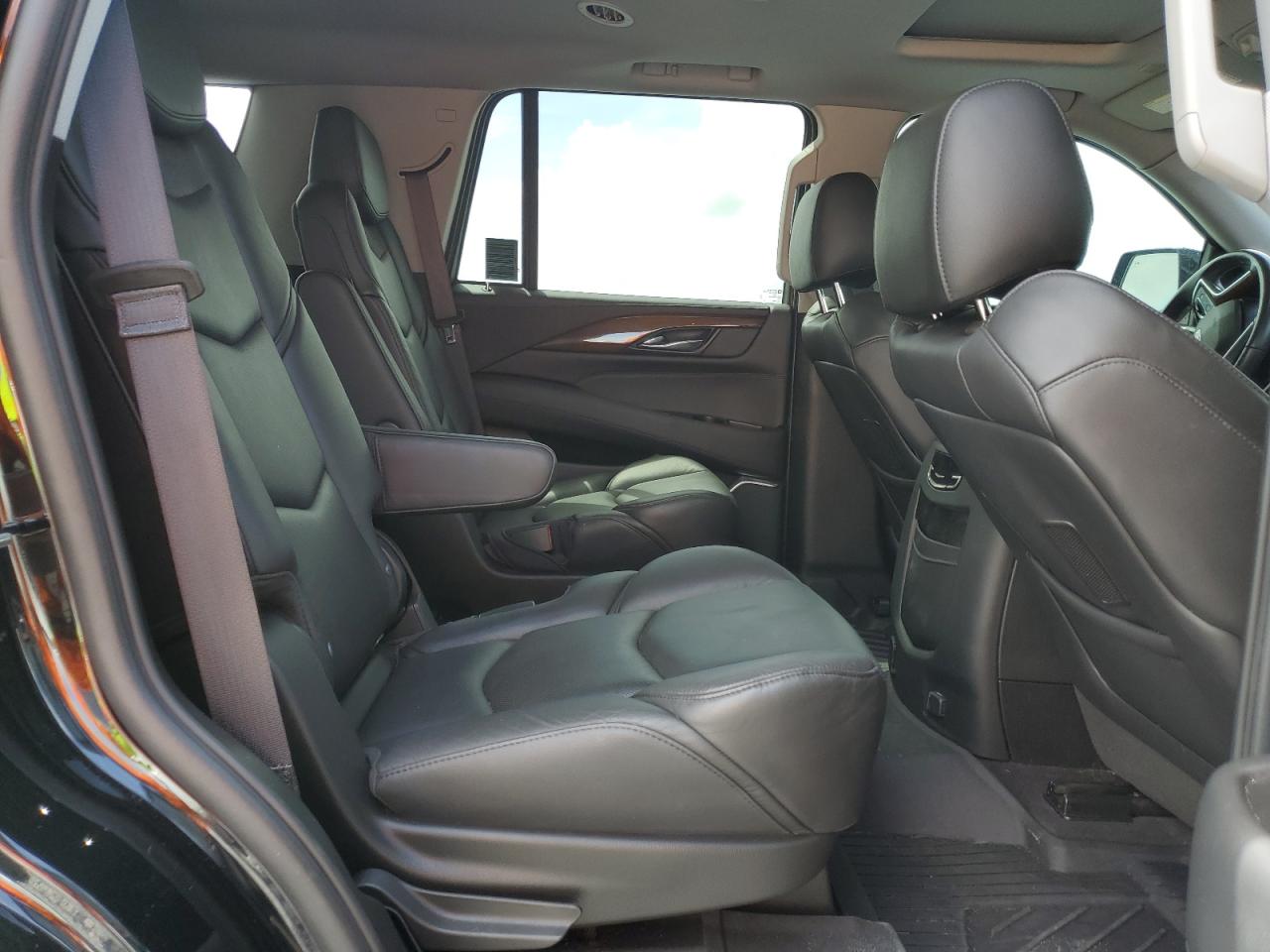 2020 Cadillac Escalade Luxury VIN: 1GYS4BKJ2LR228364 Lot: 70328425