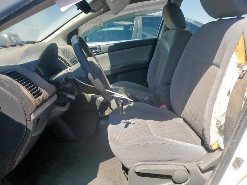 Sedans NISSAN SENTRA 2012 Biały