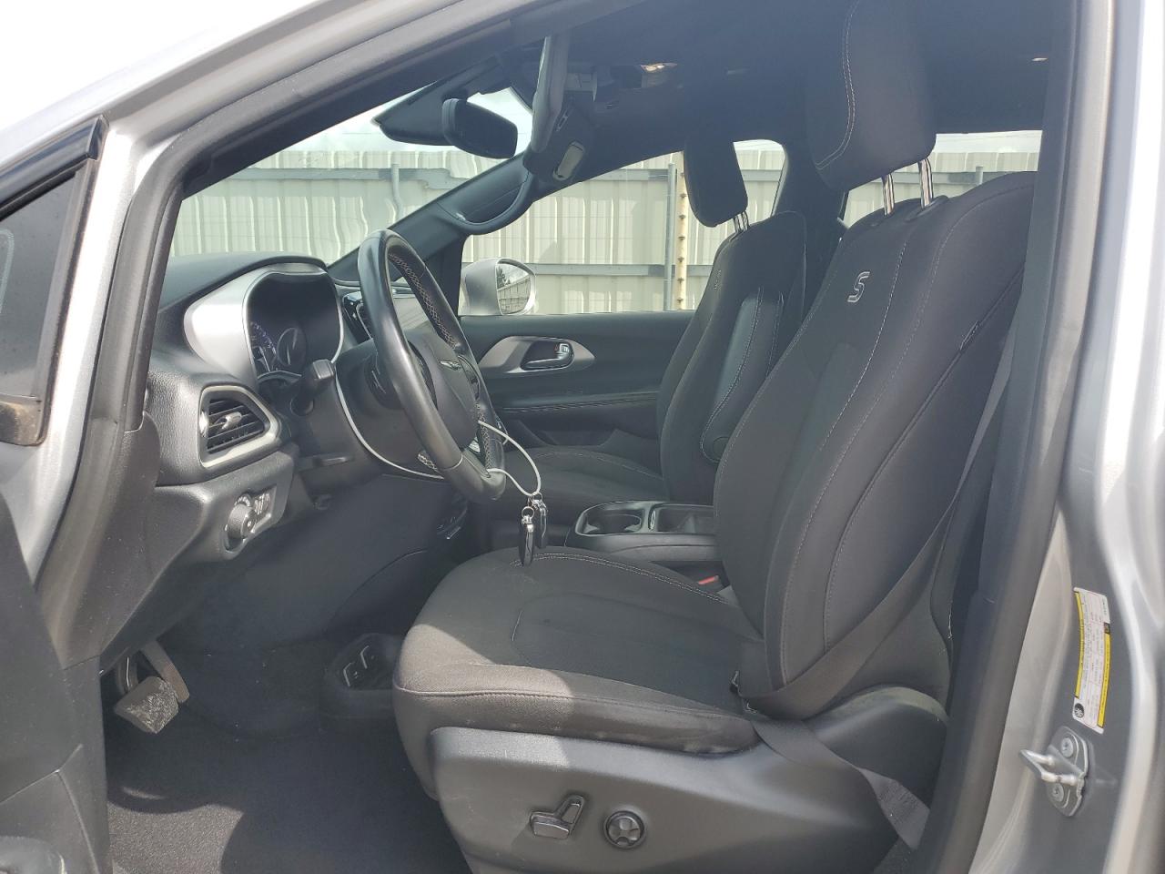 2020 Chrysler Pacifica Touring VIN: 2C4RC1FG6LR187604 Lot: 68202185