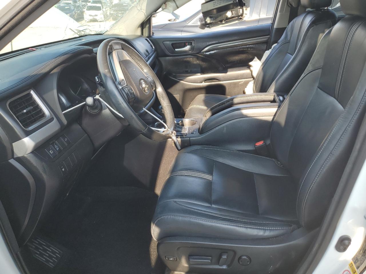 2018 Toyota Highlander Se VIN: 5TDJZRFH6JS537465 Lot: 67946025