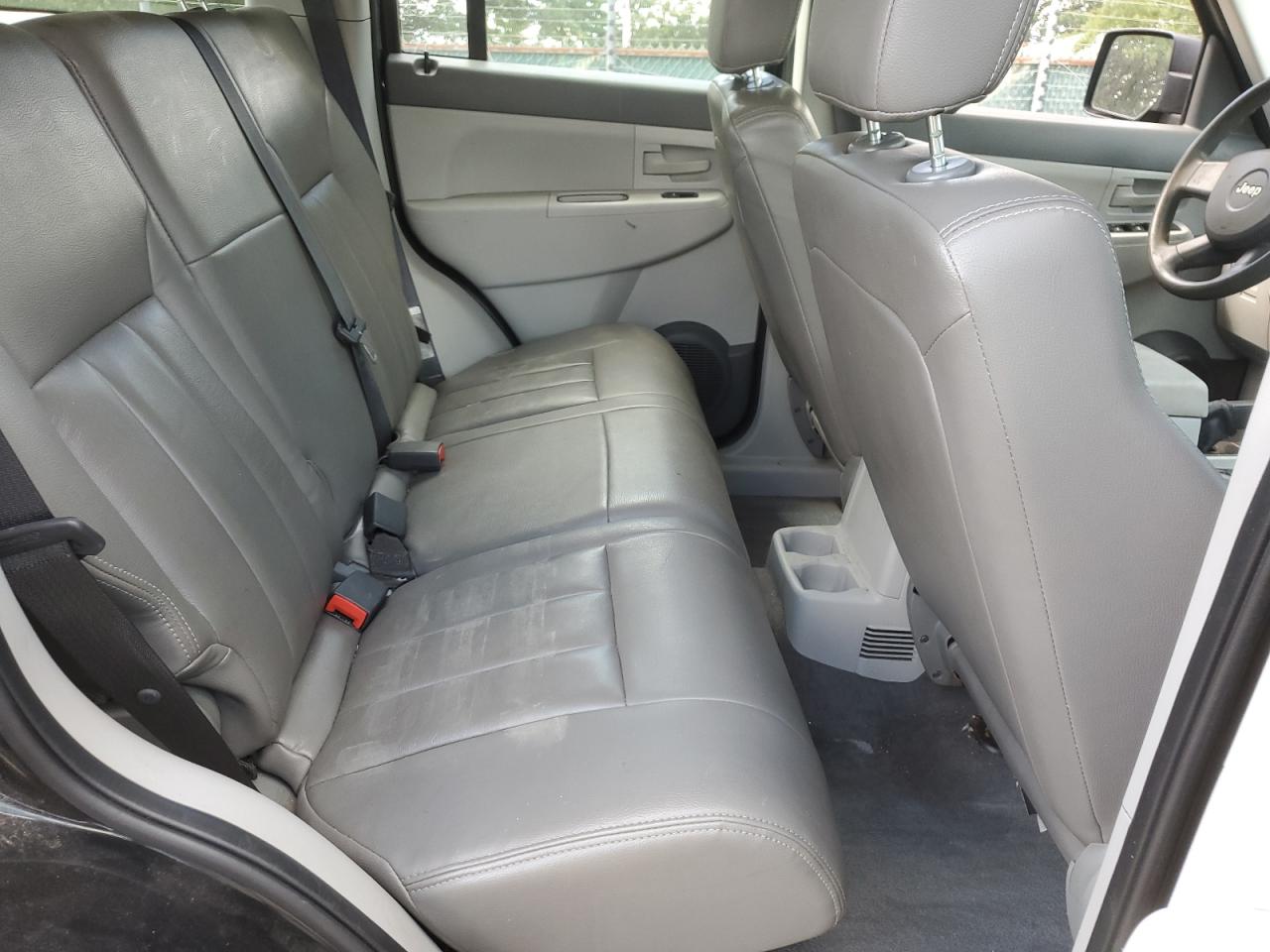 2008 Jeep Liberty Sport VIN: 1J8GN28K48W232815 Lot: 70416735