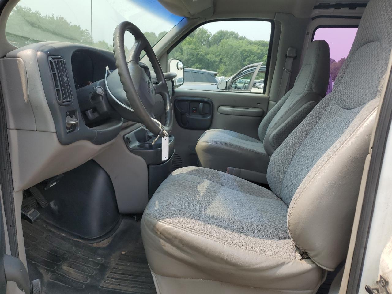 1998 GMC Savana G2500 VIN: 1GTGG29R7W1036410 Lot: 67756265