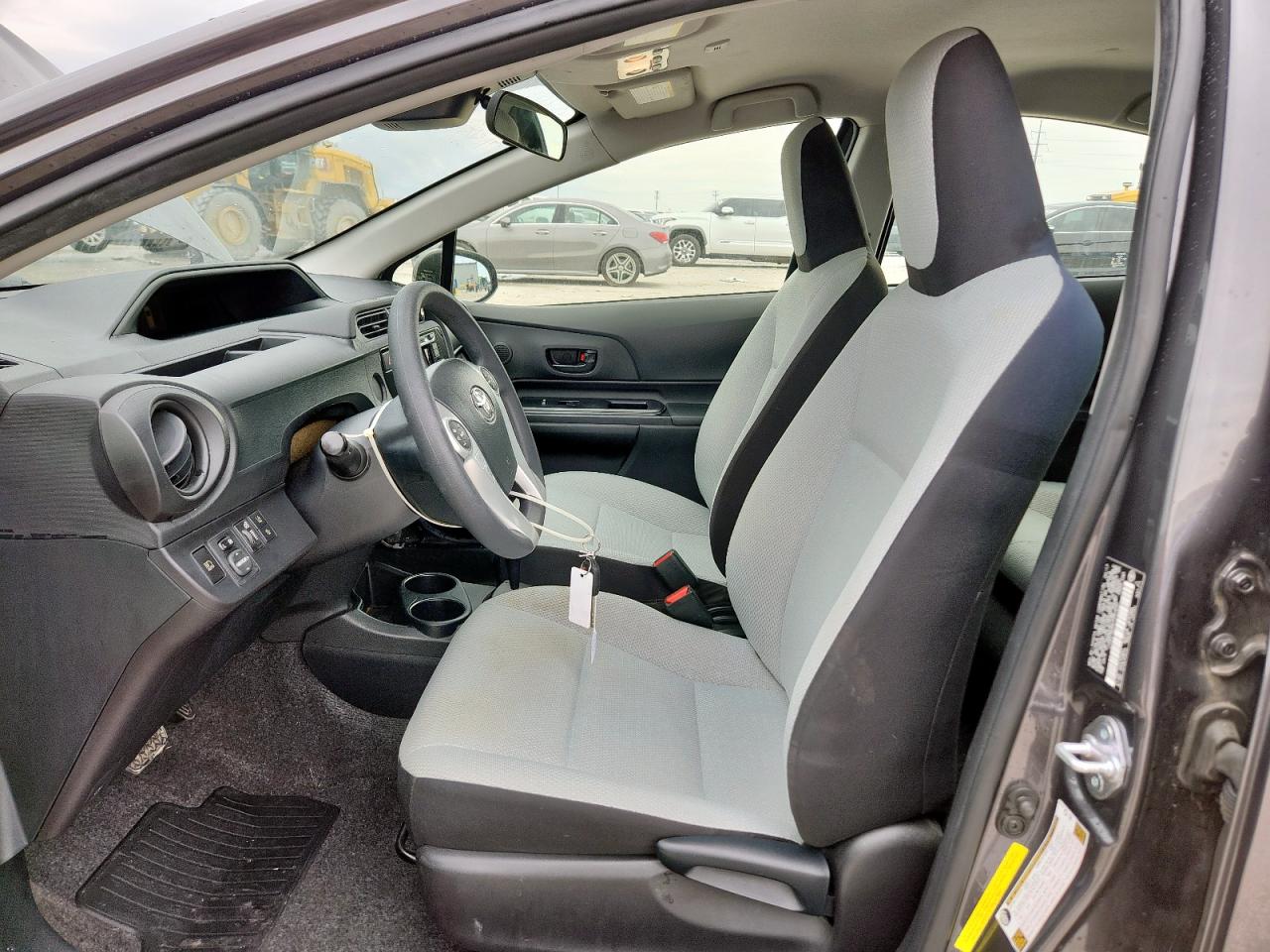 2017 Toyota Prius C VIN: JTDKDTB3XH1597640 Lot: 69934515