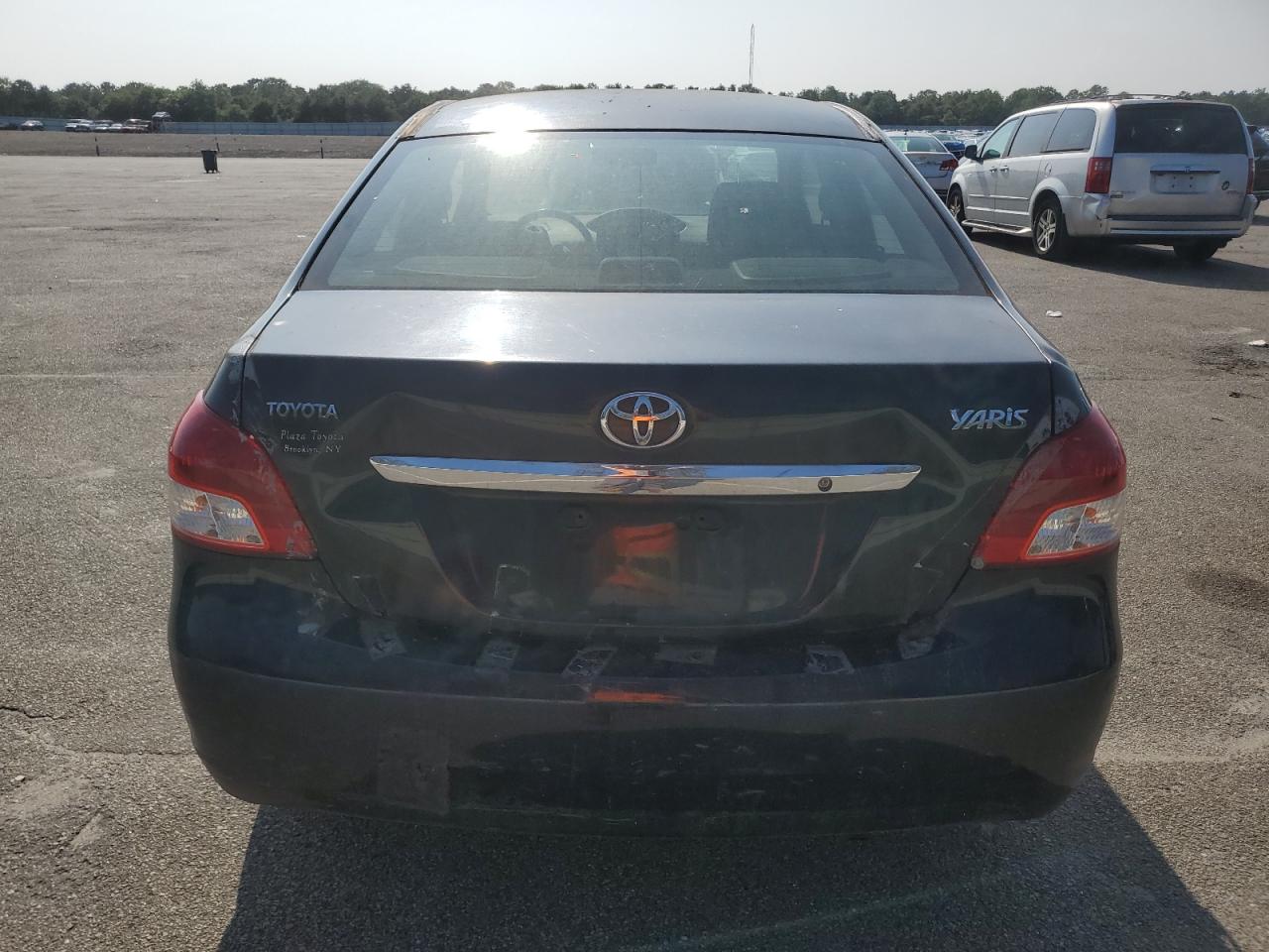 2010 Toyota Yaris VIN: JTDBT4K36A1378981 Lot: 67038185