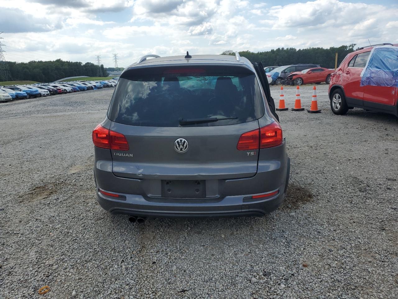 2016 Volkswagen Tiguan S VIN: WVGAV7AX8GW087336 Lot: 70038545