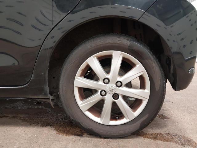 2012 TOYOTA YARIS TR V