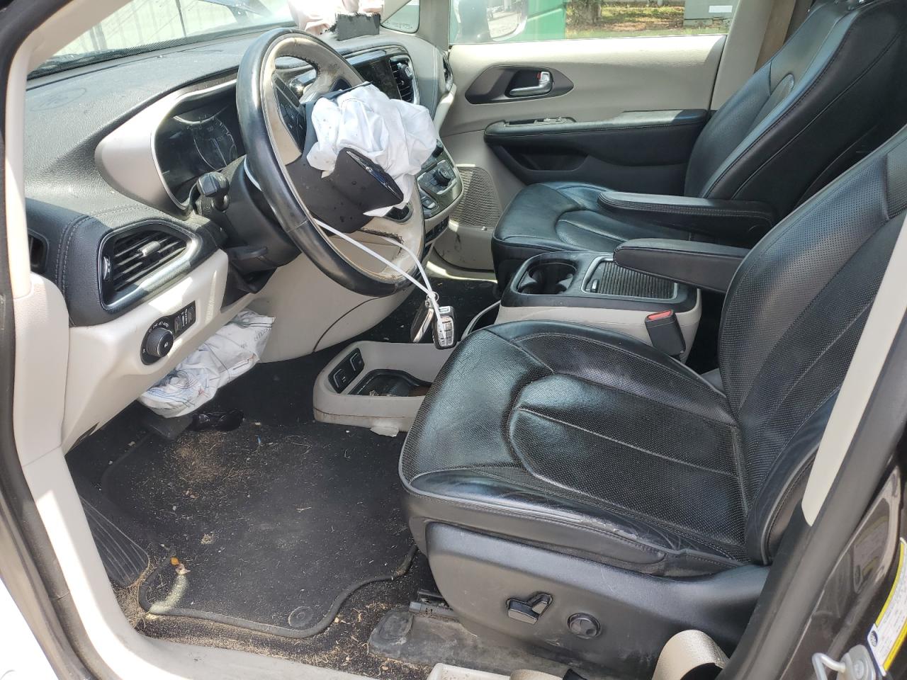 2019 Chrysler Pacifica Limited VIN: 2C4RC1GG9KR613704 Lot: 67923255