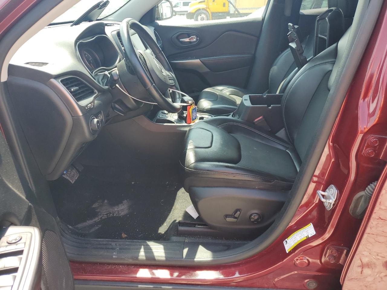 2019 Jeep Cherokee Latitude Plus VIN: 1C4PJLLB6KD331736 Lot: 69380305