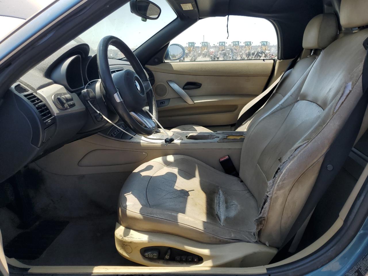 2003 BMW Z4 2.5 VIN: 4USBT33423LS47629 Lot: 68330075