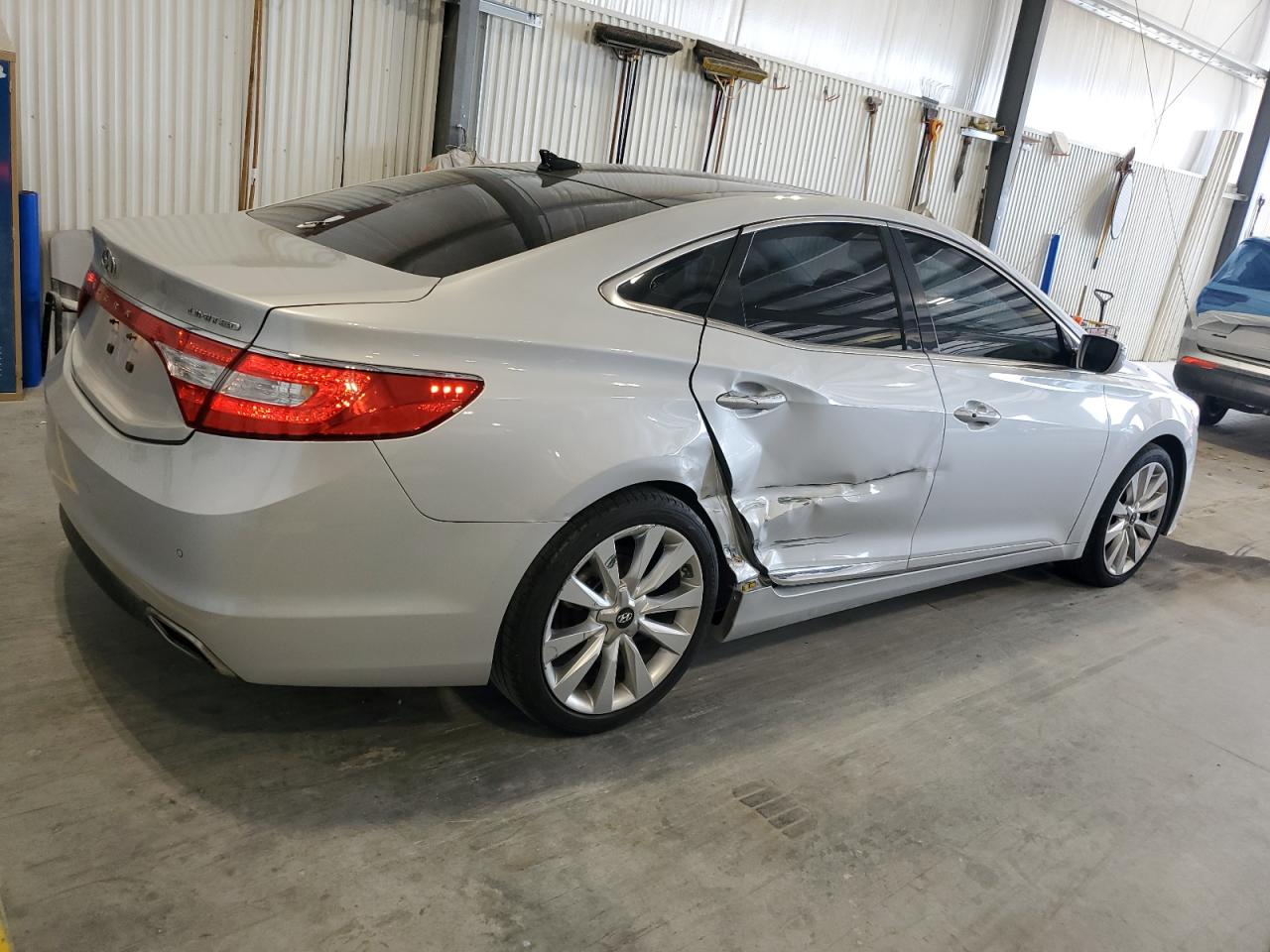 2016 Hyundai Azera Limited VIN: KMHFH4JG2GA550354 Lot: 69770345