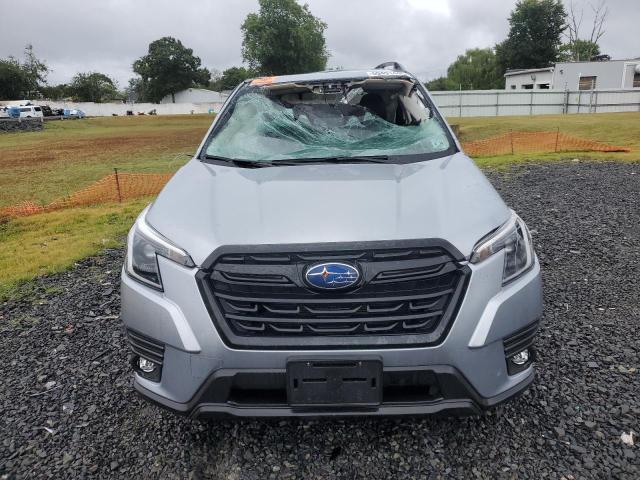  SUBARU FORESTER 2024 Granatowy