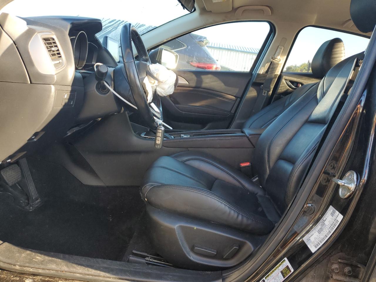 2018 Mazda 3 Touring VIN: 3MZBN1V36JM207054 Lot: 70424755