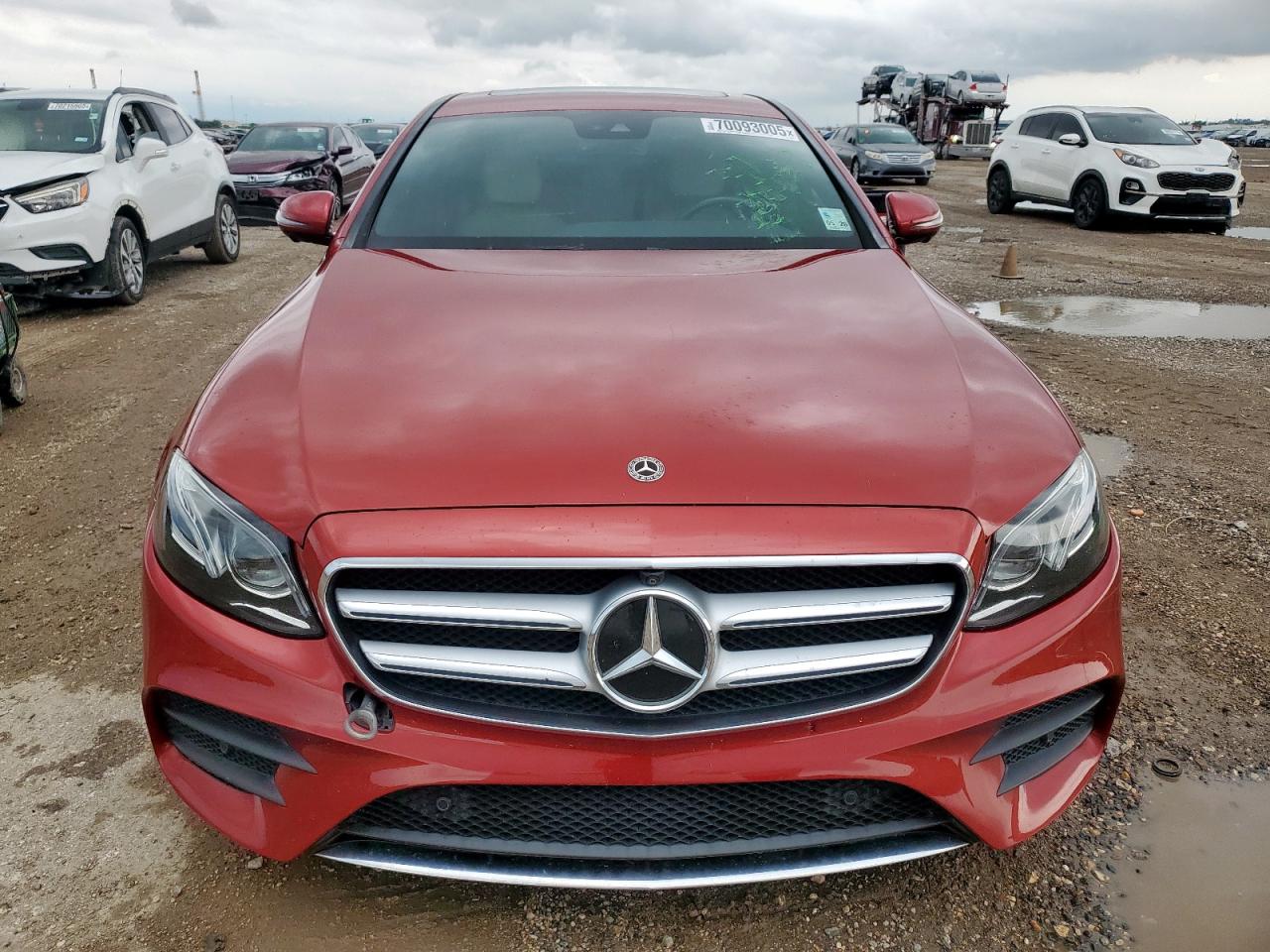 V (W213, S213, C238) V (W213, S213, C238)