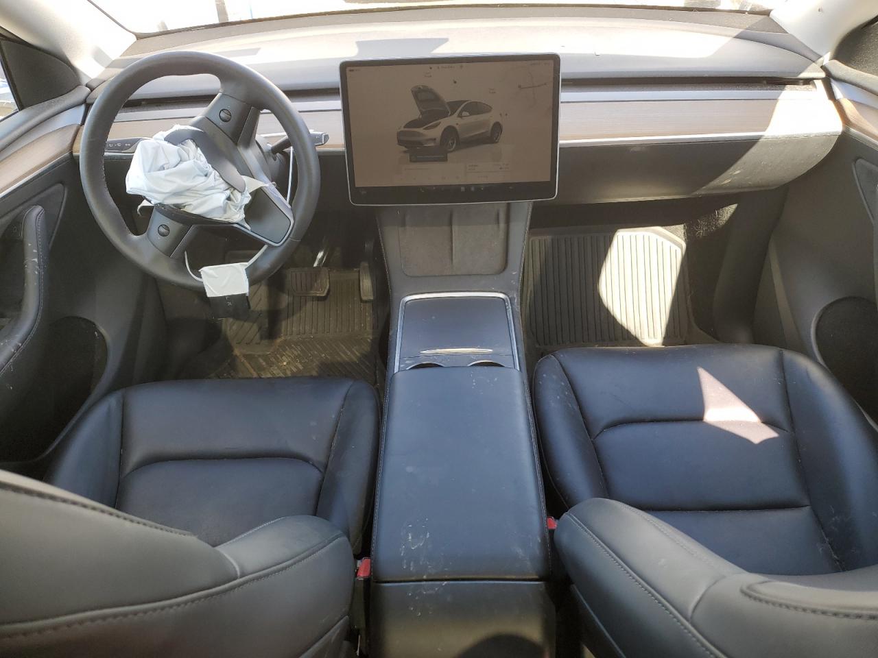 2023 Tesla Model Y VIN: 7SAYGDEE1PF775822 Lot: 70385685