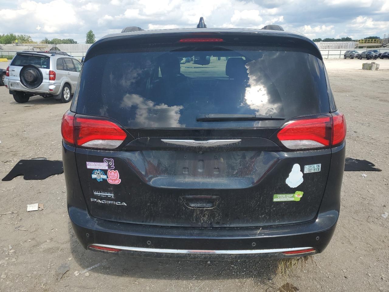 2017 Chrysler Pacifica Touring L VIN: 2C4RC1BG3HR544069 Lot: 68587175