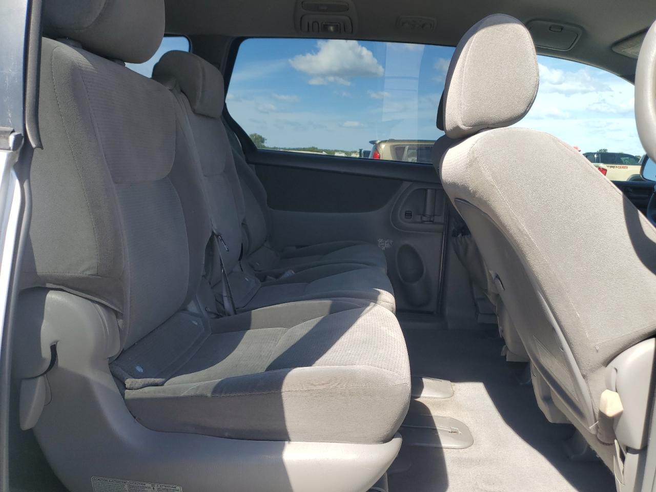 2004 Toyota Sienna Ce VIN: 5TDZA23C64S216265 Lot: 69948135