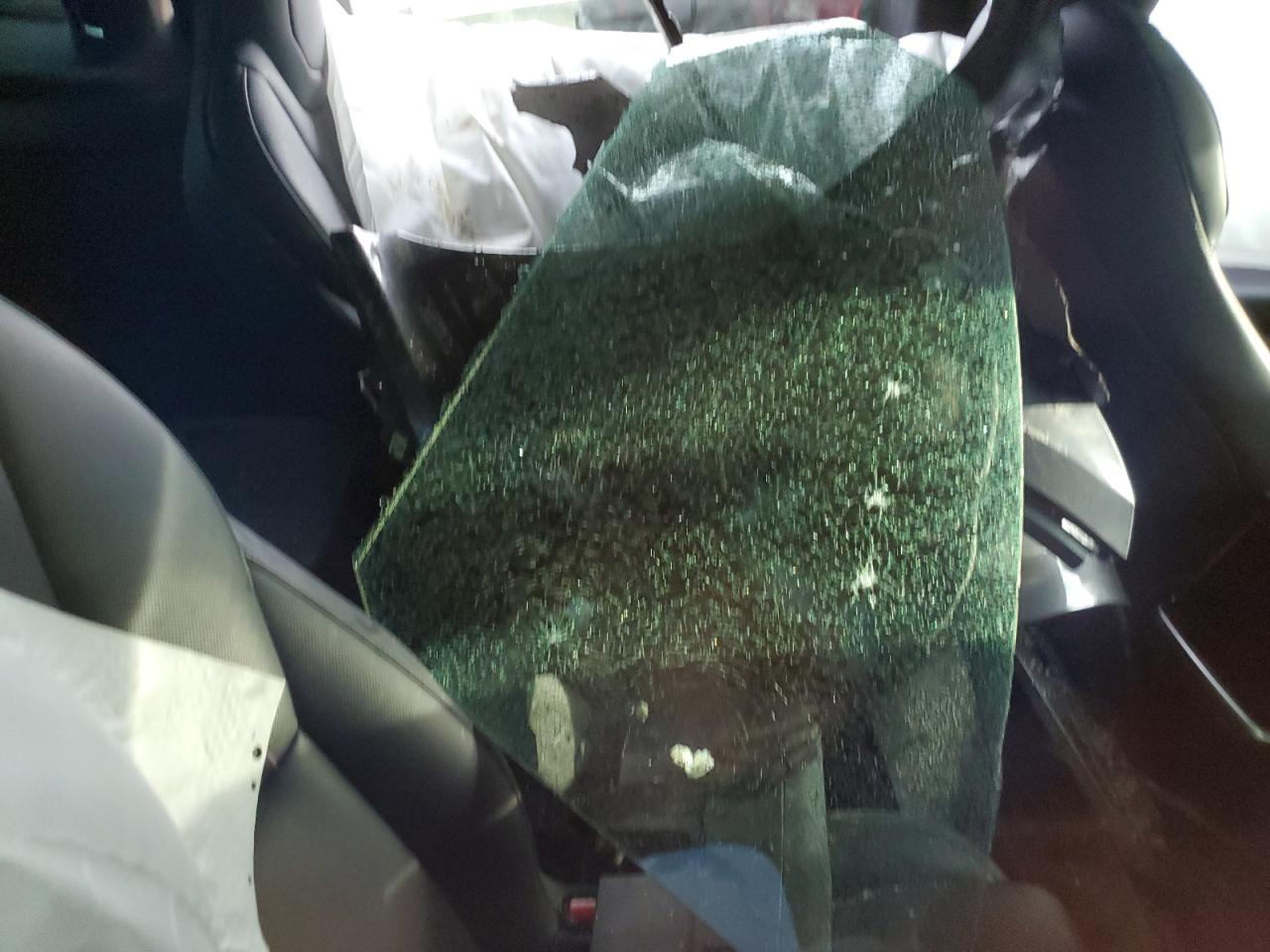 2024 Tesla Model X VIN: 7SAXCBE60RF438677 Lot: 70468075