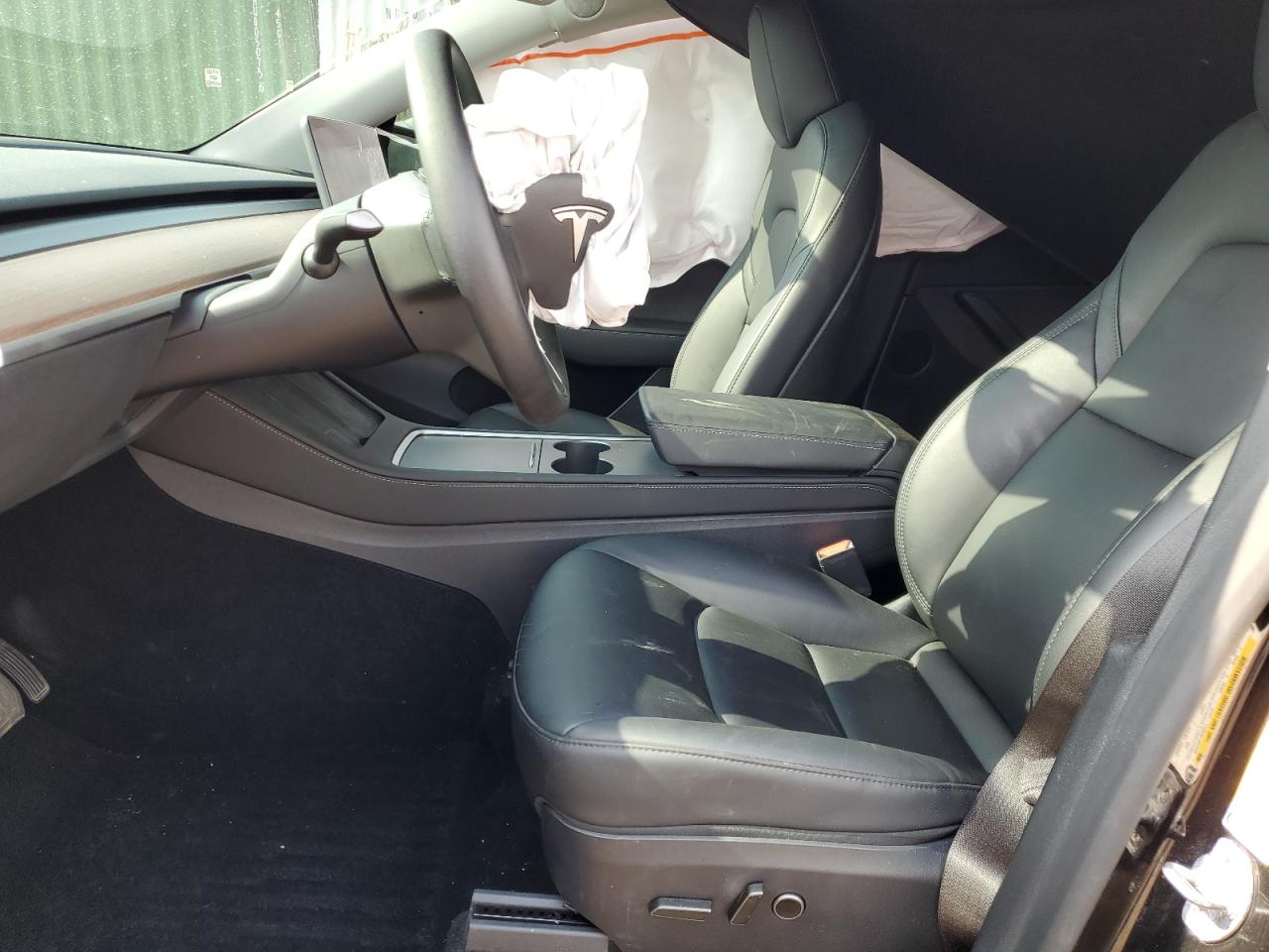 2024 Tesla Model Y VIN: 7SAYGAEE0RF198816 Lot: 69198375