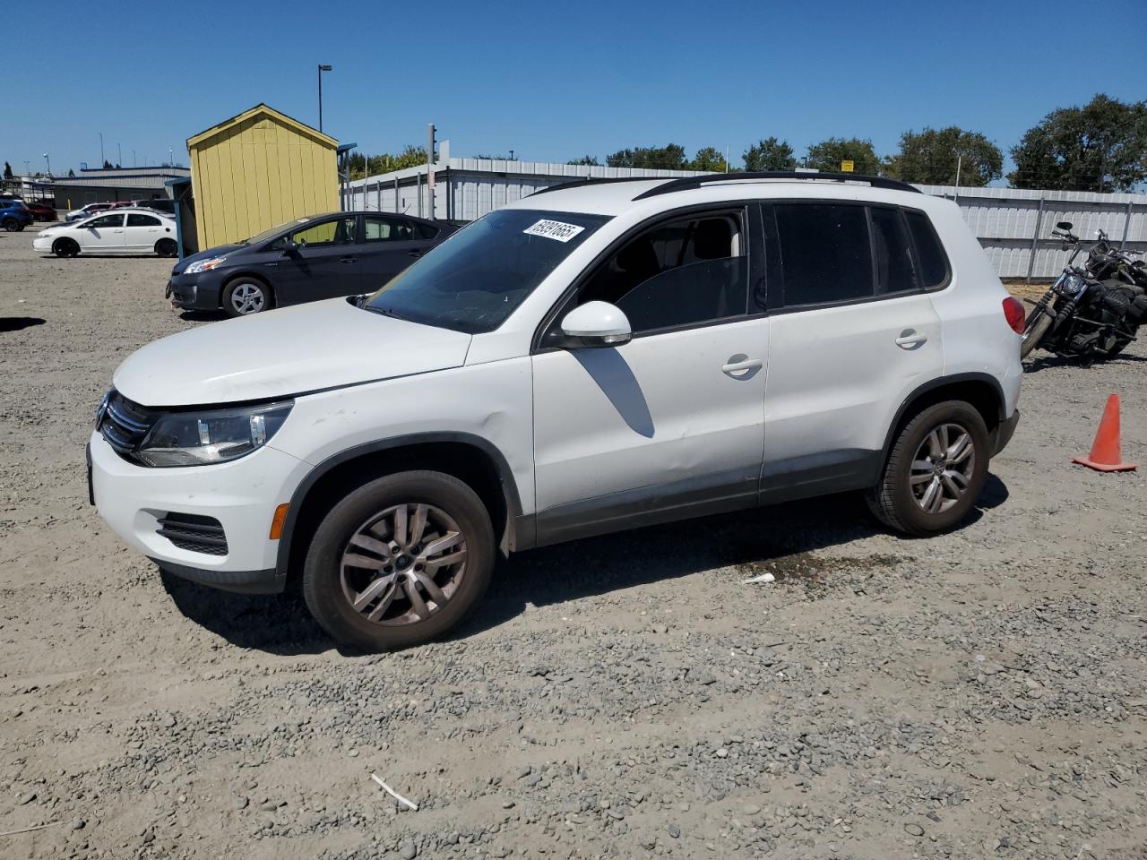 2017 Volkswagen Tiguan S WVGAV7AX6HK011901 photo #1