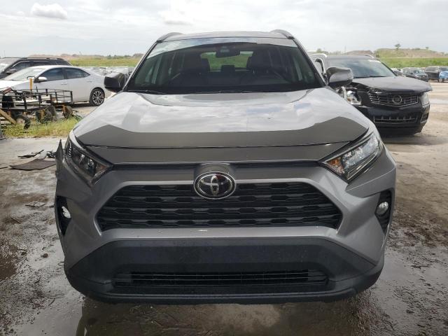 TOYOTA RAV4 2021 Серебристый