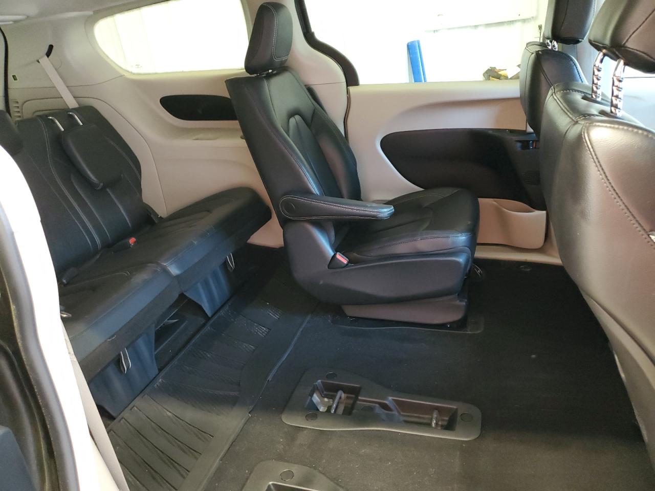 2022 Chrysler Pacifica Hybrid Touring L VIN: 2C4RC1L70NR206851 Lot: 70253505