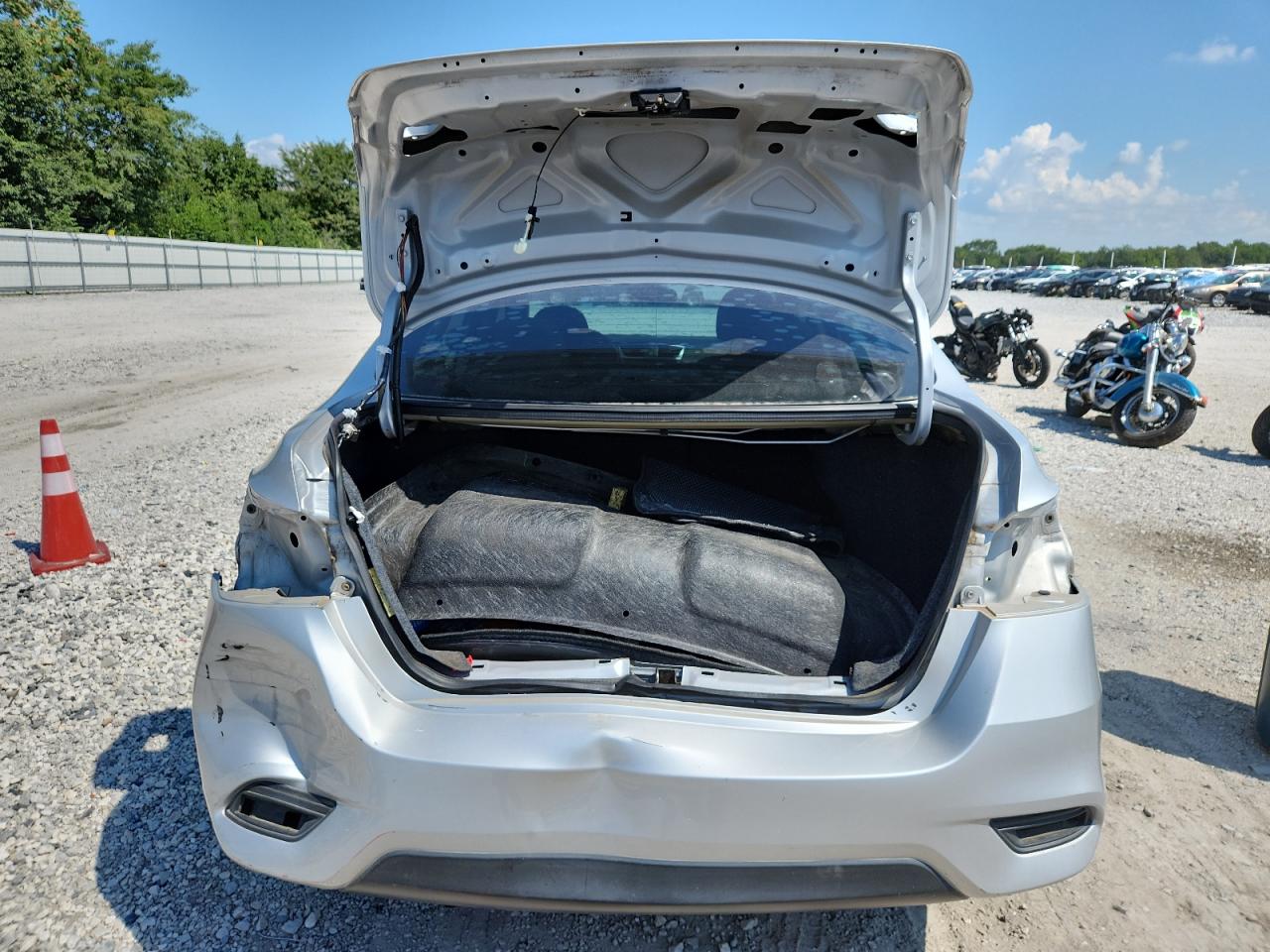 2018 Nissan Sentra S VIN: 3N1AB7APXJL659598 Lot: 68784055