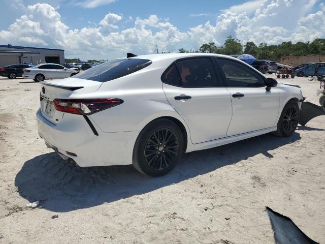  TOYOTA CAMRY 2022 Белы