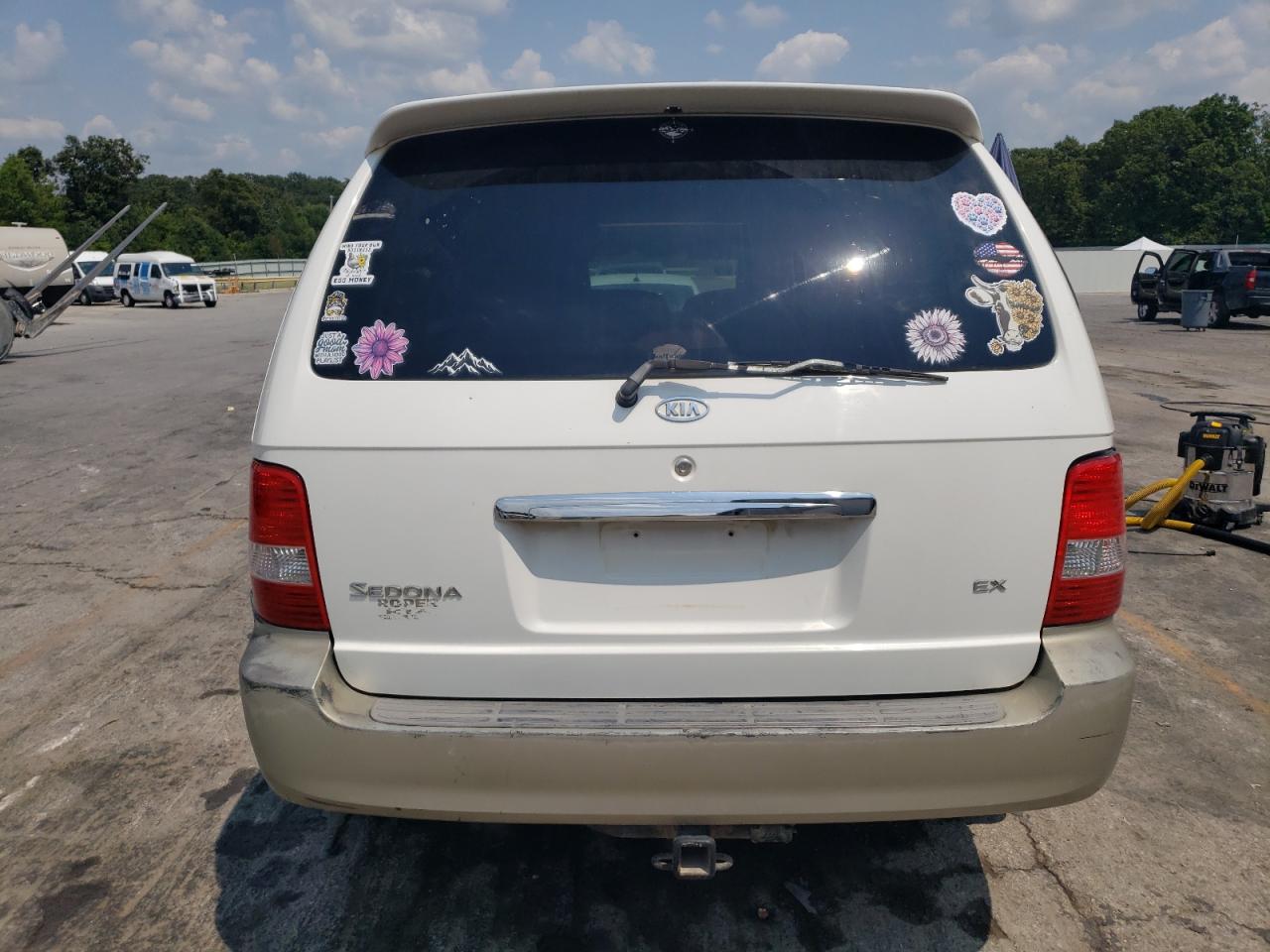 2003 Kia Sedona Ex VIN: KNDUP131936465370 Lot: 67221905
