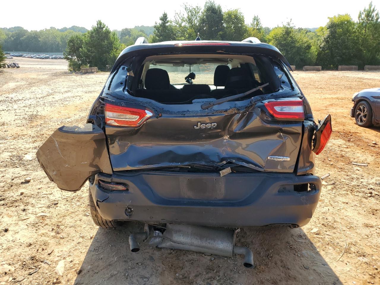 2017 Jeep Cherokee Latitude VIN: 1C4PJLCSXHW585477 Lot: 69310115