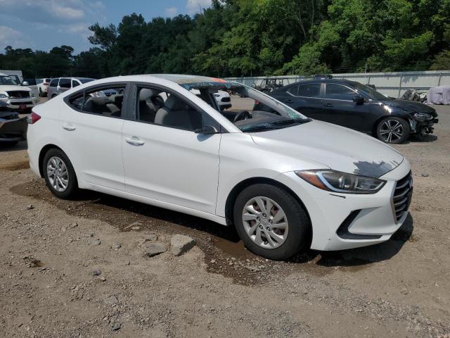 HYUNDAI ELANTRA 2017 Белы