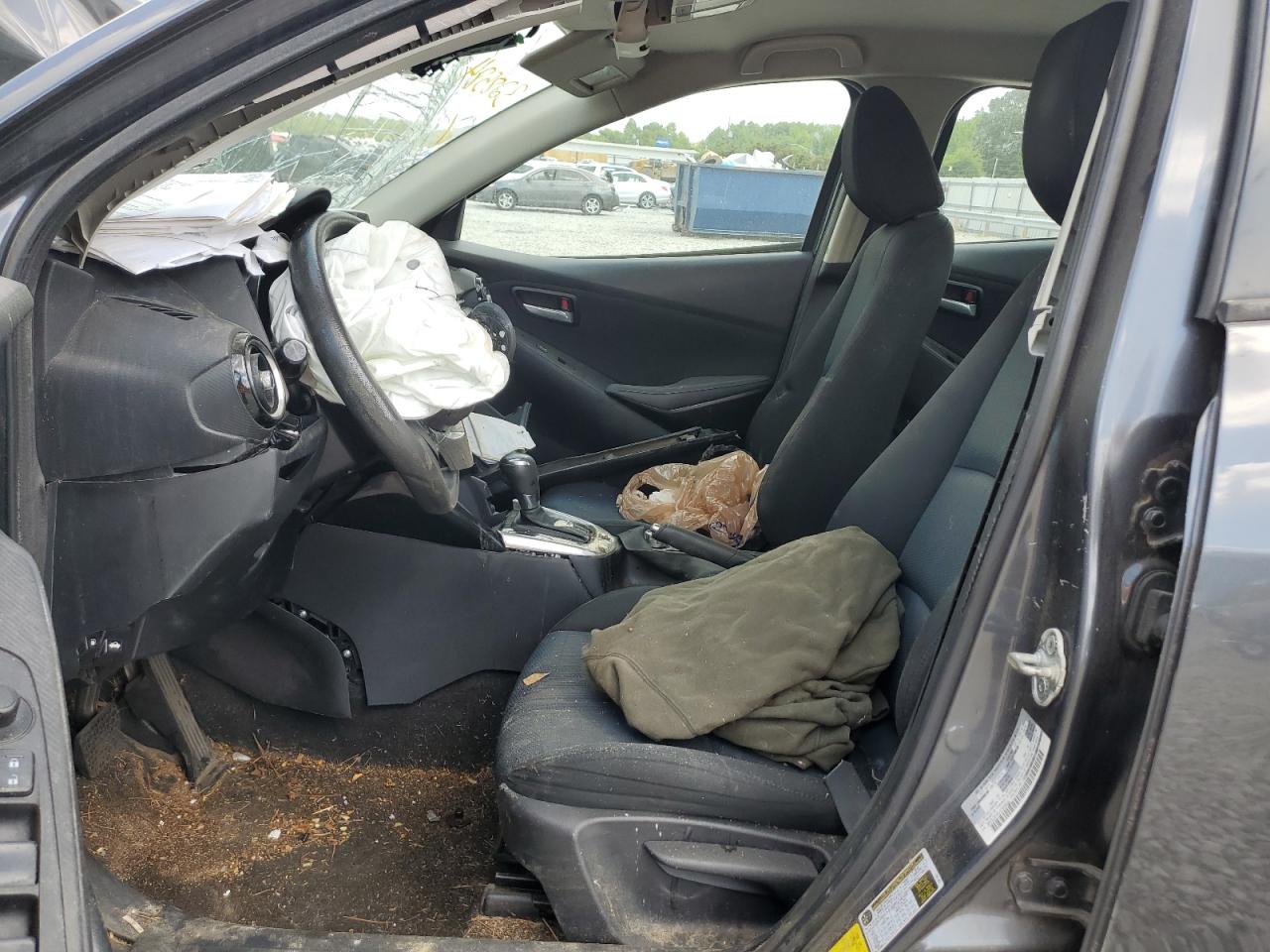 2018 Toyota Yaris Ia VIN: 3MYDLBYV8JY328585 Lot: 67991625