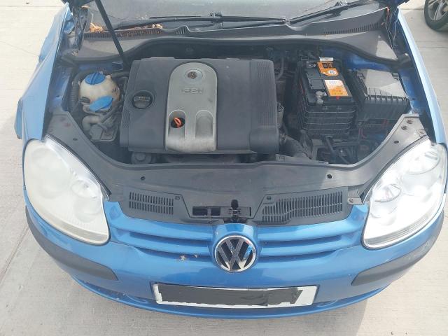 2005 VOLKSWAGEN GOLF S AUT