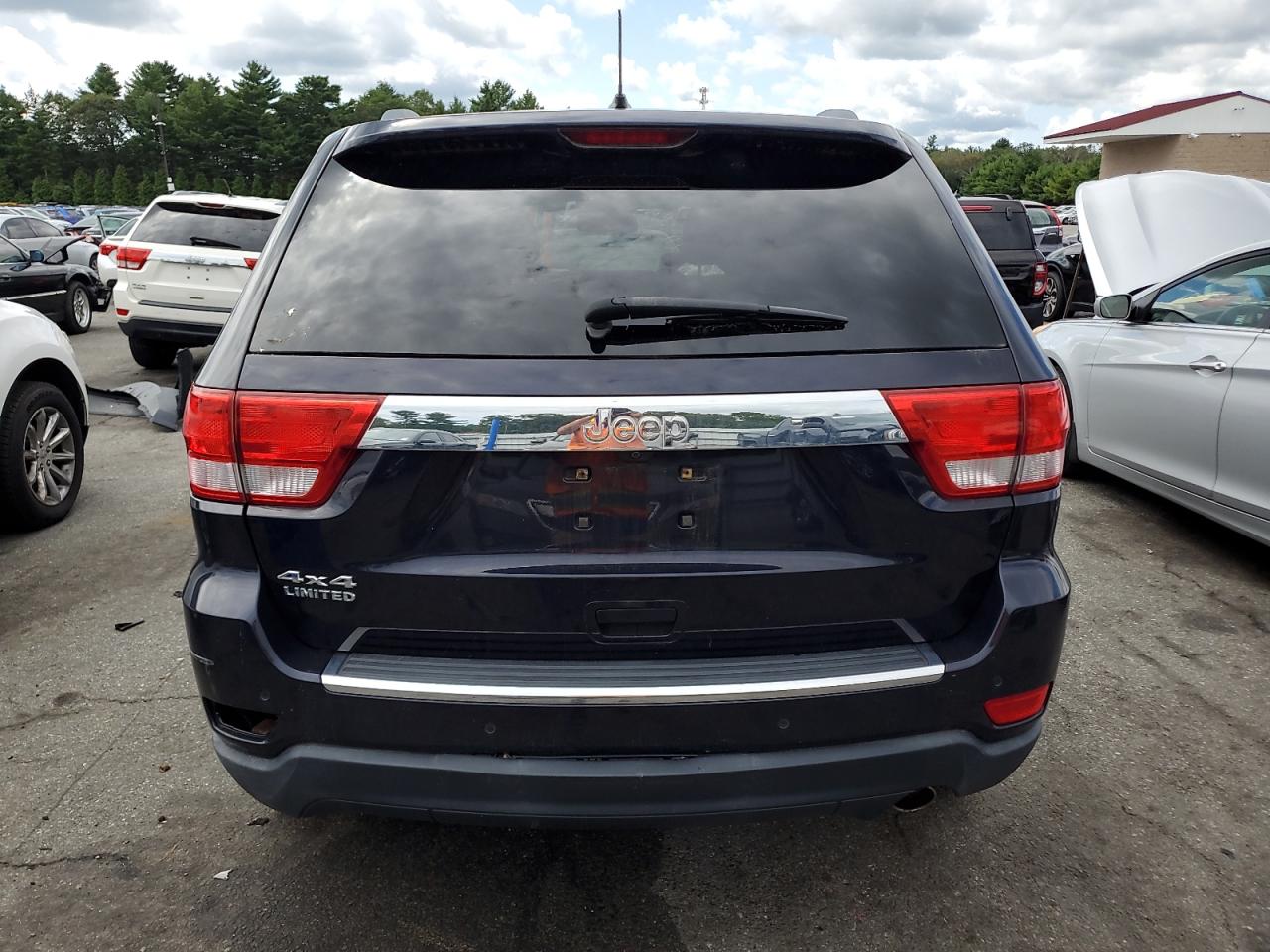 2011 Jeep Grand Cherokee Limited VIN: 1J4RR5GG7BC524822 Lot: 70234025