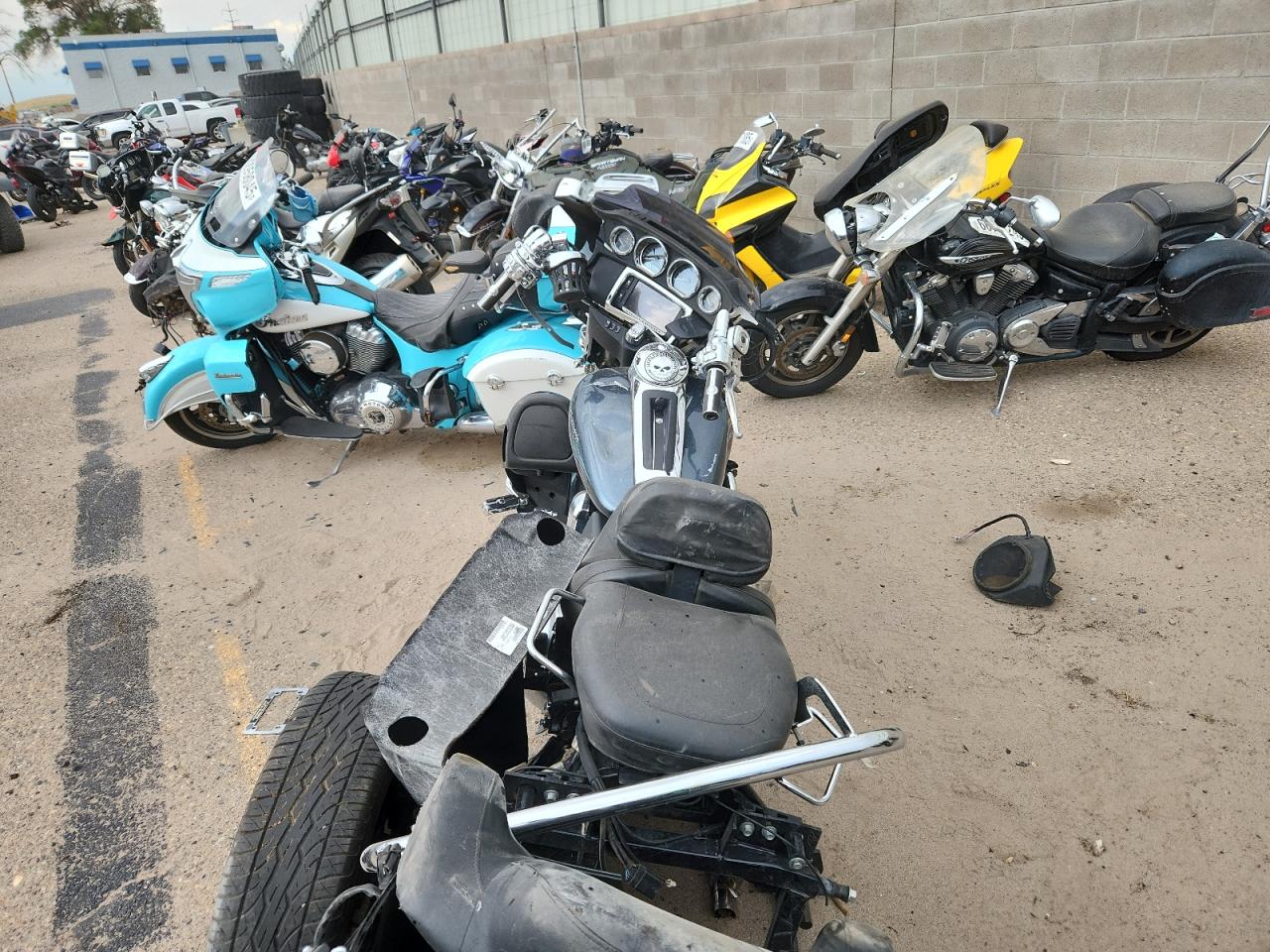 2015 Harley-Davidson Flhtcutg Tri Glide Ultra VIN: 1HD1MAL1XFB853469 Lot: 70209155