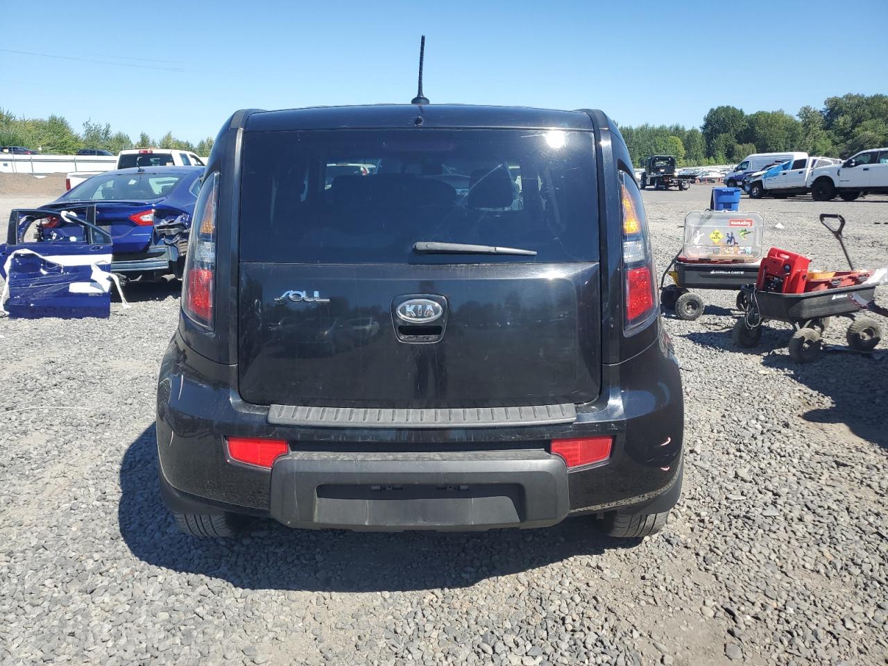 2011 Kia Soul + VIN: KNDJT2A2XB7198619 Lot: 69458925