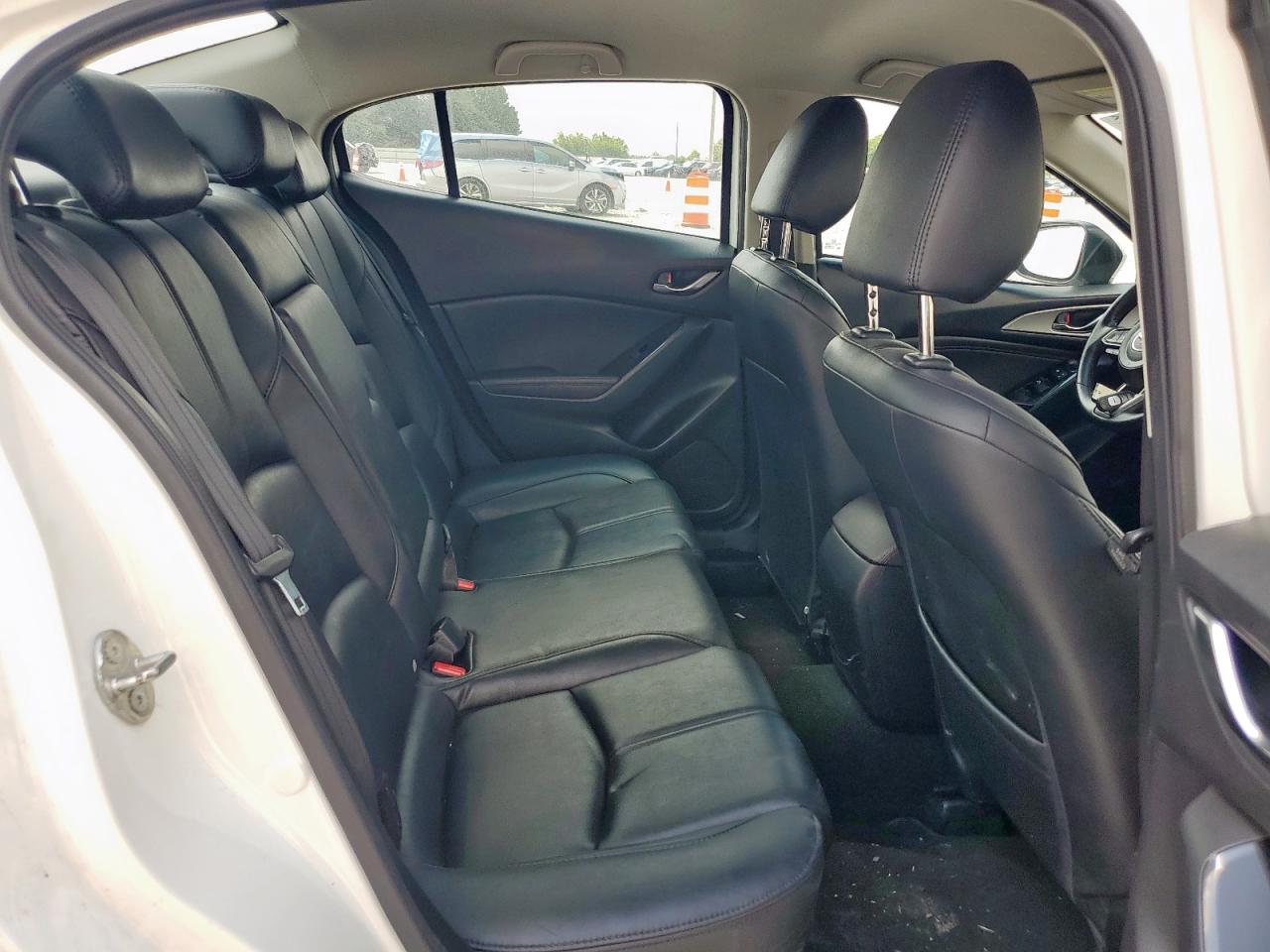 2018 Mazda 3 Touring VIN: 3MZBN1V35JM184141 Lot: 70117525