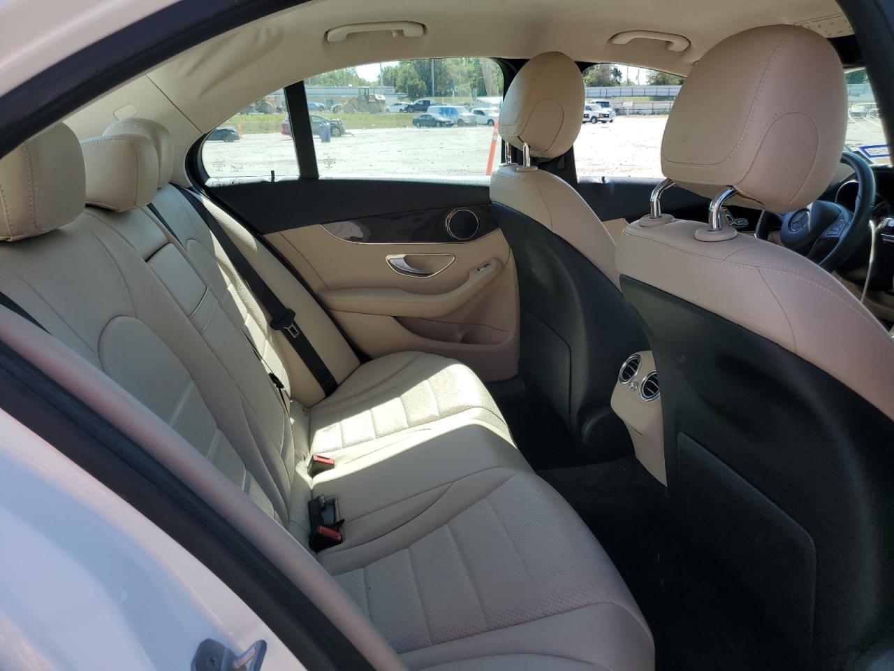 2016 Mercedes-Benz C 300 VIN: 55SWF4JB7GU130688 Lot: 70233295