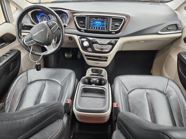  CHRYSLER PACIFICA 2019 Srebrny
