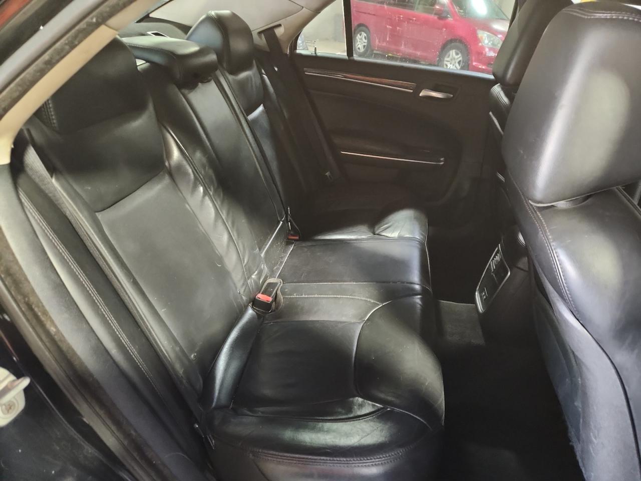 2015 Chrysler 300 Limited VIN: 2C3CCAAG4FH756008 Lot: 69597485