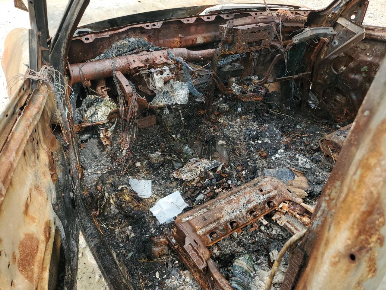 2005 Toyota Tundra Access Cab Limited VIN: 5TBBT48135S472176 Lot: 64810885