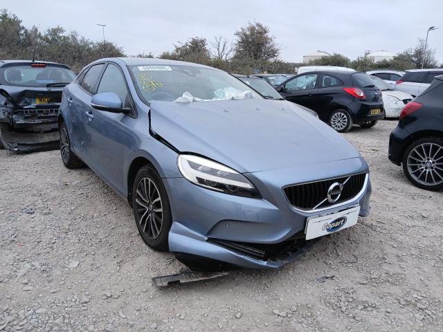 2019 VOLVO V40 MOMENTUM EDITION T2 A 