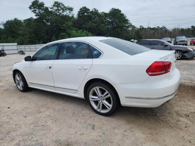 Sedans VOLKSWAGEN PASSAT 2013 Biały