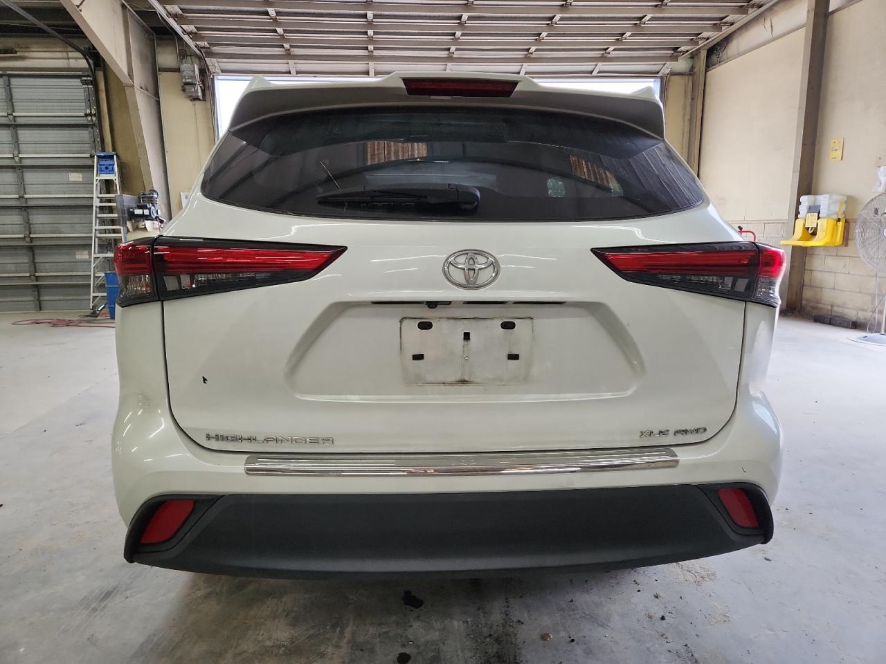 2022 Toyota Highlander Xle VIN: 5TDHZRBH3NS226747 Lot: 67795945