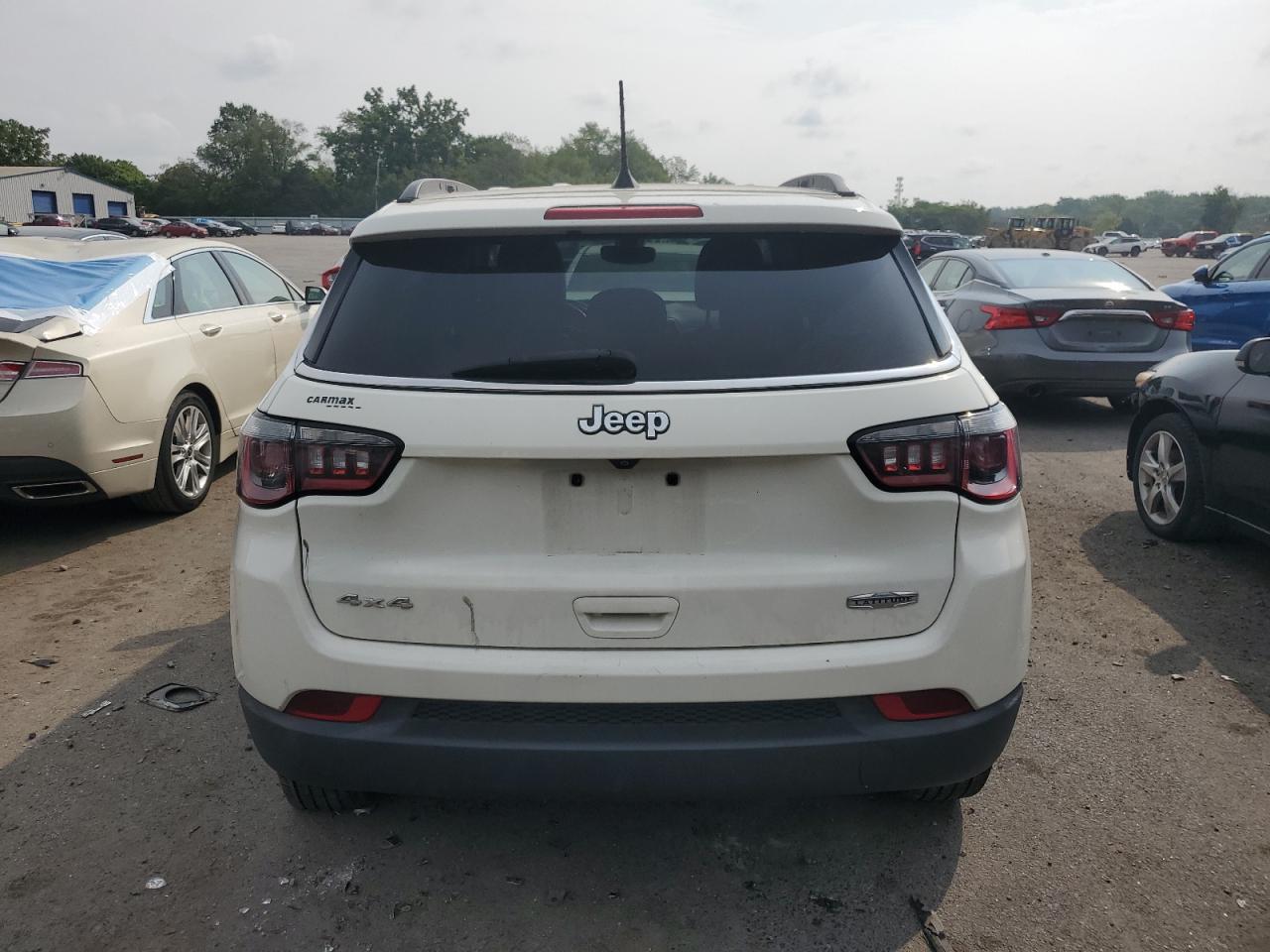 2018 Jeep Compass Latitude VIN: 3C4NJDBB8JT135417 Lot: 67732675