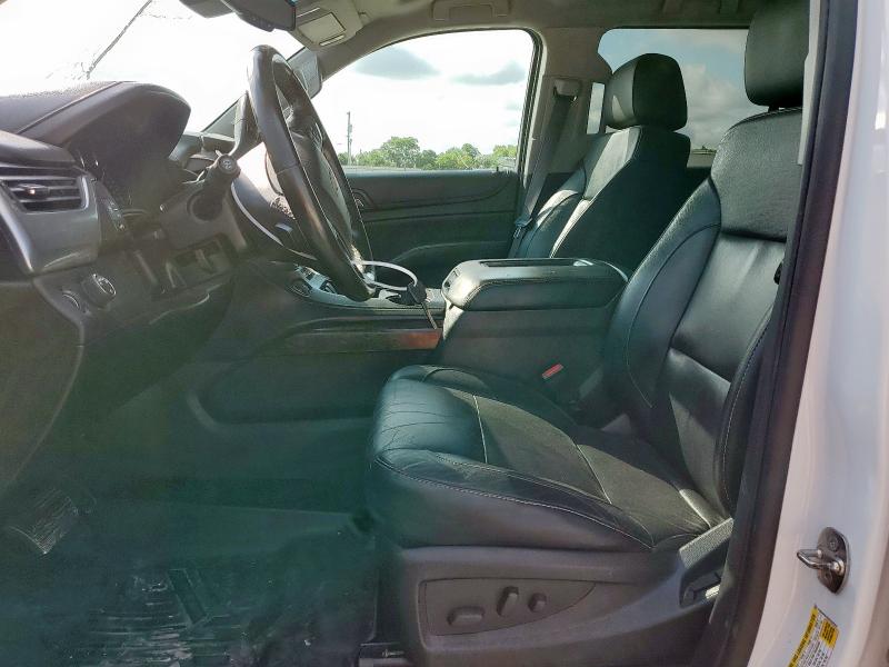  CHEVROLET SUBURBAN 2016 Белы
