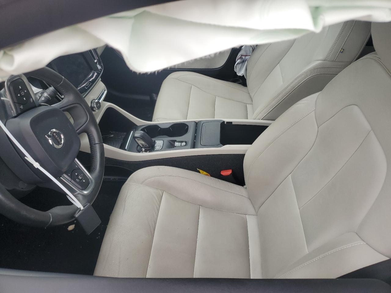 2019 Volvo Xc40 T4 Momentum VIN: YV4AC2HK6K2055070 Lot: 69945935