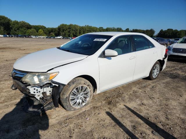 Sedans TOYOTA CAMRY 2014 Biały