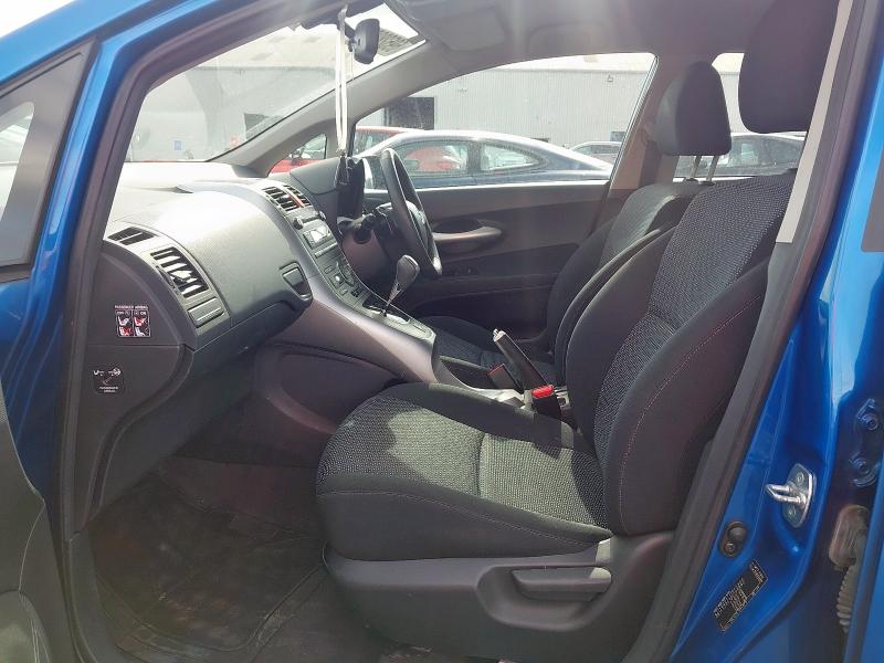 2010 TOYOTA AURIS TR