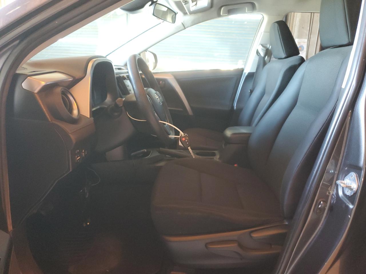 2017 Toyota Rav4 Le VIN: JTMZFREV0HJ709547 Lot: 70043245