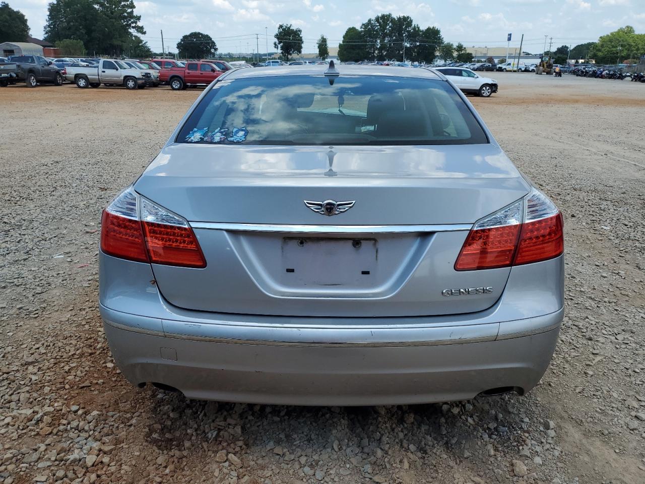 2011 Hyundai Genesis 3.8L VIN: KMHGC4DE7BU117861 Lot: 69398915